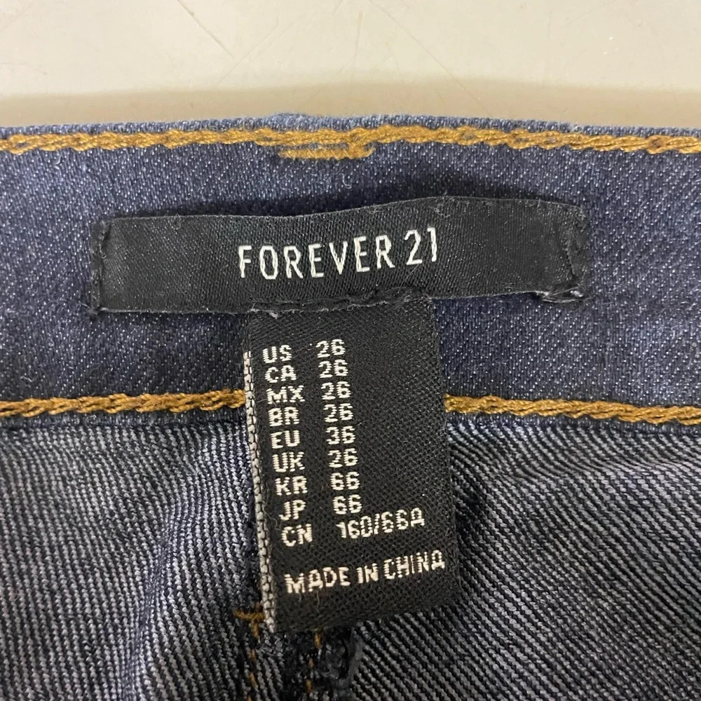 Forever 21 dark jeans size 26 inseam 30 1/2” - Picture 4 of 4